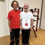 Sifu Bodo Seibold und sein stolzer Schüler Frank De Marco nach bestandener Prüfung zum 1. Technikergrad im Wing Chun Kung Fu